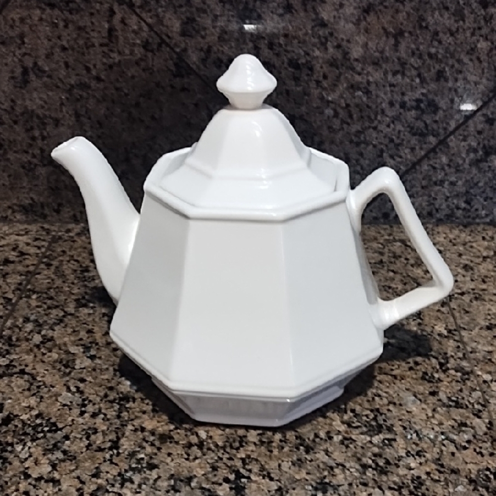 Homer Laughlin Dover White Teapot Vintage